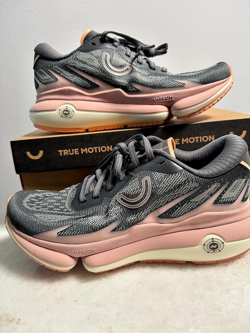 True Motion U-TECH Vichara Women's Athletic Shoes Black & Pink US 7.5